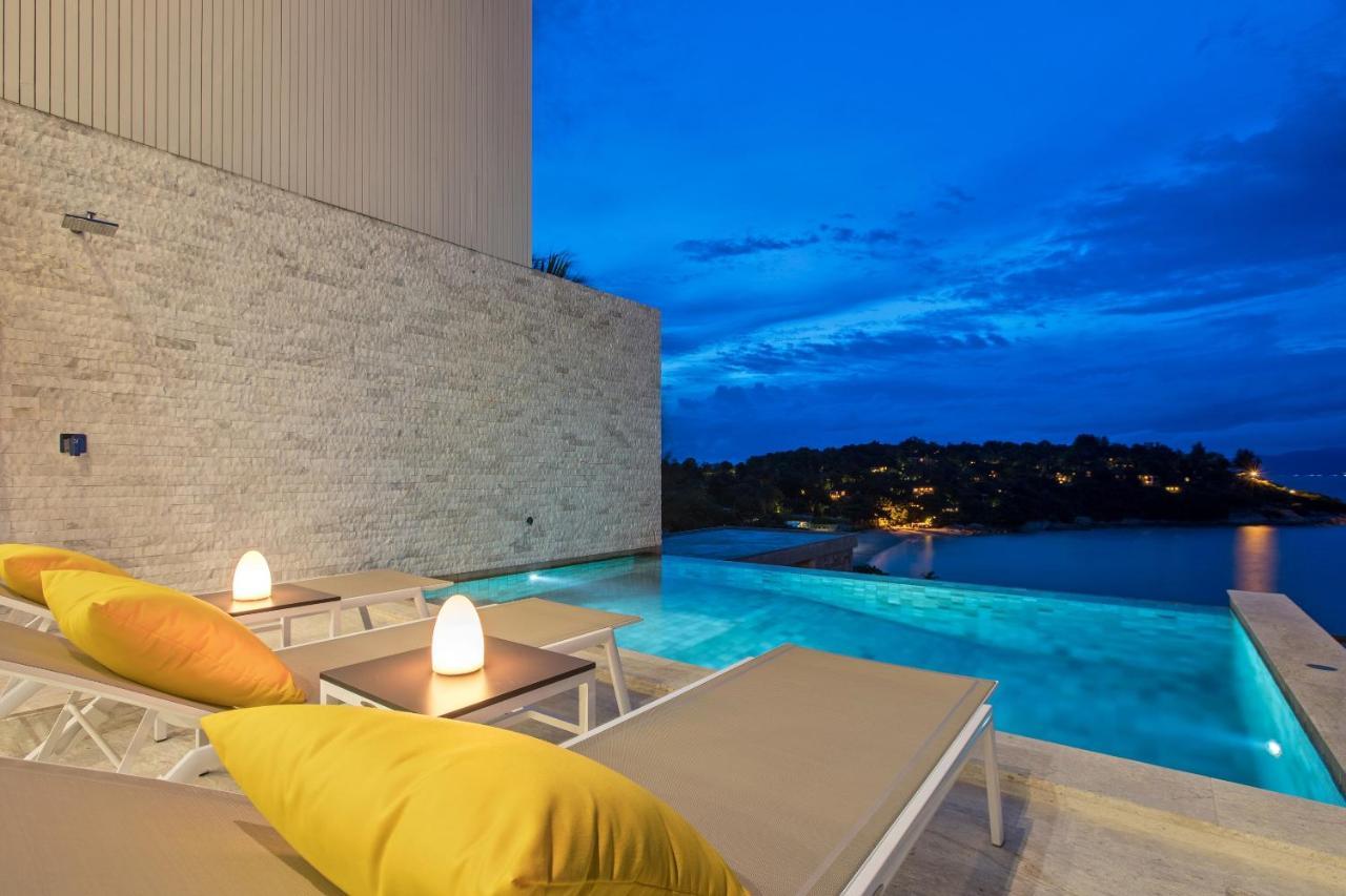 Beachside Villa - B18 - At Bayside Luxury Villas Samrong Bay Beach, 4 Bed 5 Bath, Sea & Sunset Views, Only 200M Walk To The Beach Choeng Mon Dış mekan fotoğraf